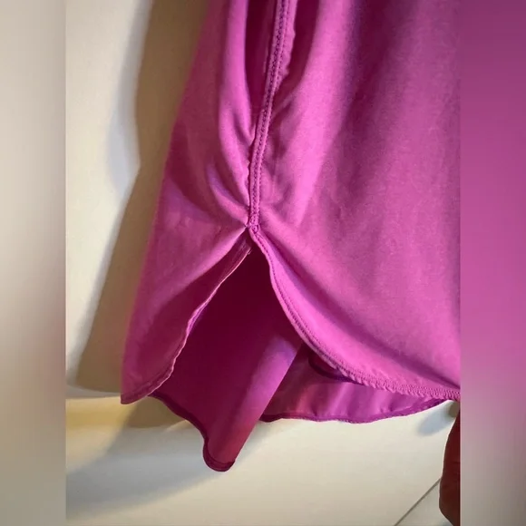 Lightweight Women's Pink Athletic Top - Picture 4 of 5